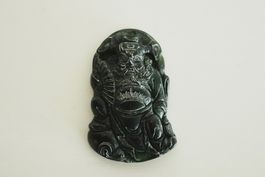 Schnitzerei Anhänger grüne Jade Zhong Kui China Amulett