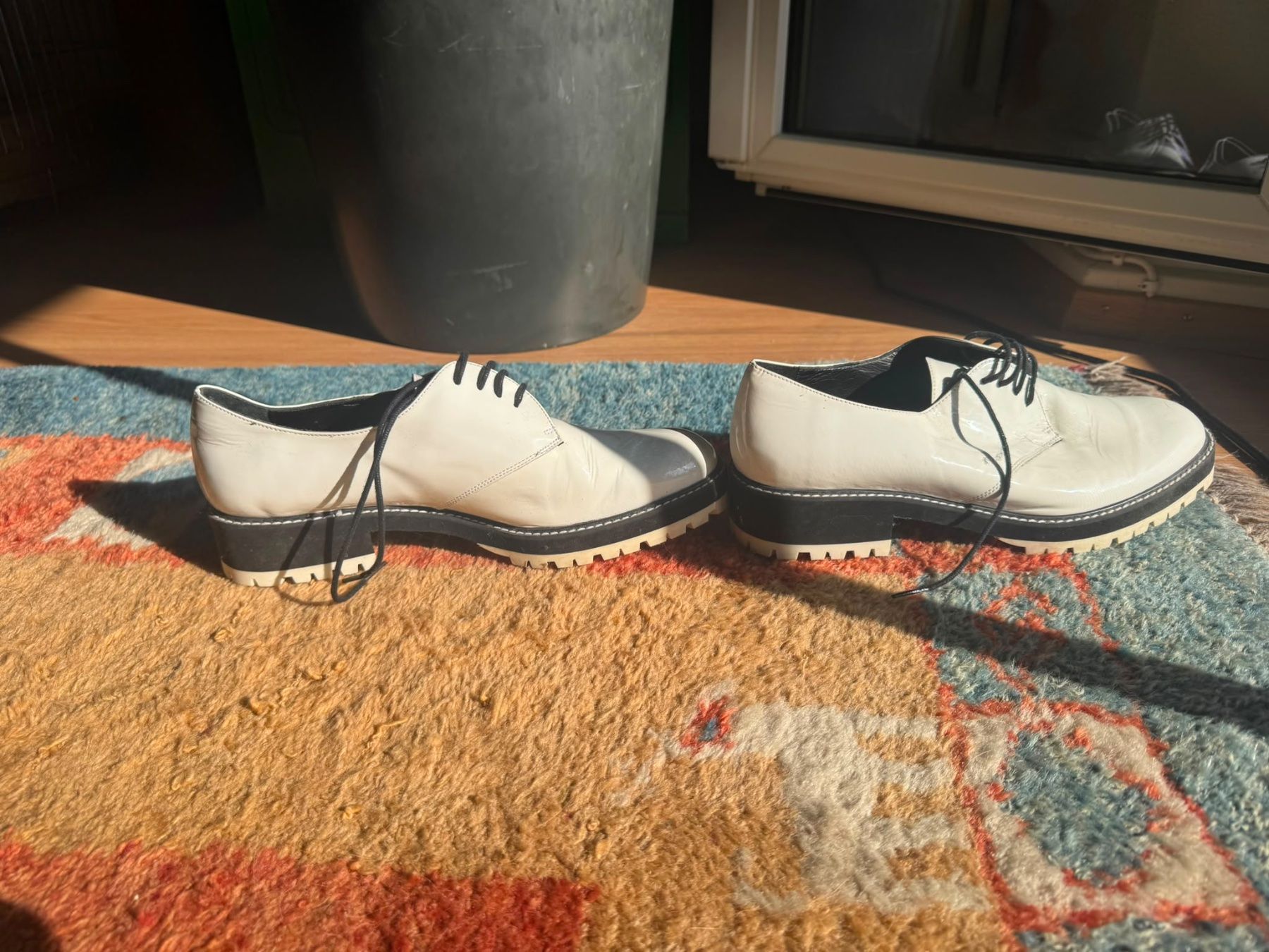 Scarpe da donna: Weisse Schnürschuhe – Usato da Winterthur venduto da nutzer2000 2