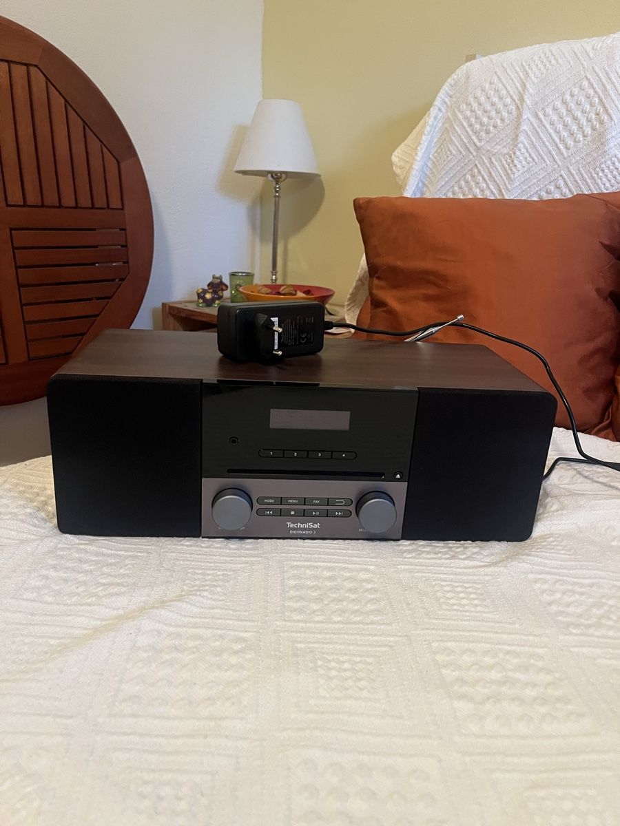 Technisat Radios: TechniSat DigitRadio 3, DAB+, CD, Bluetooth – Neu (gemäss Beschreibung) aus Hedingen von red_bird