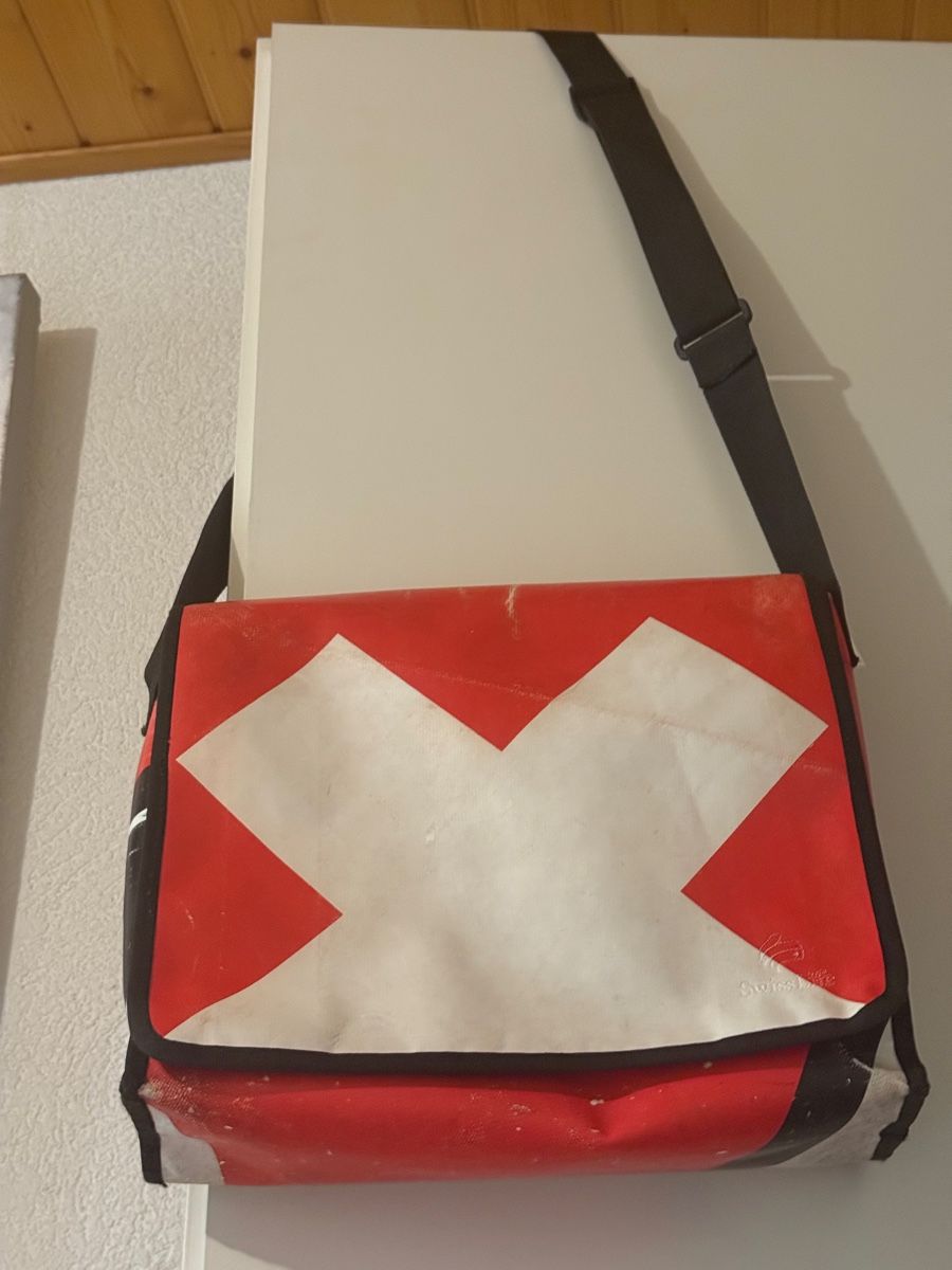 Borse: Sac drapeau Suisse – Usato da L'Orient venduto da AntonioVAUD