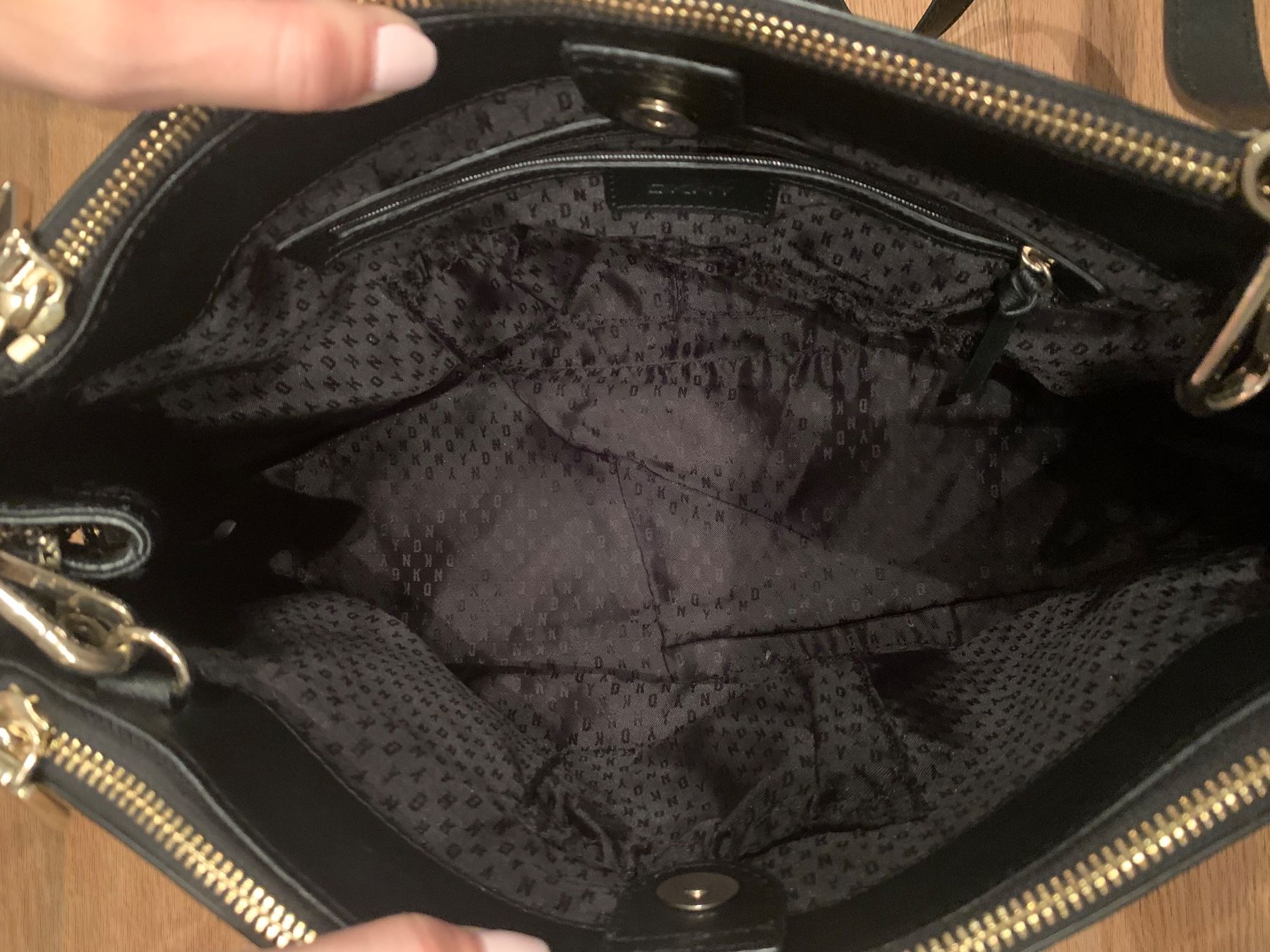 DKNY Taschen für Damen: DKNY Donna Karan Tasche – Gebraucht aus Volketswil von see_real33 1