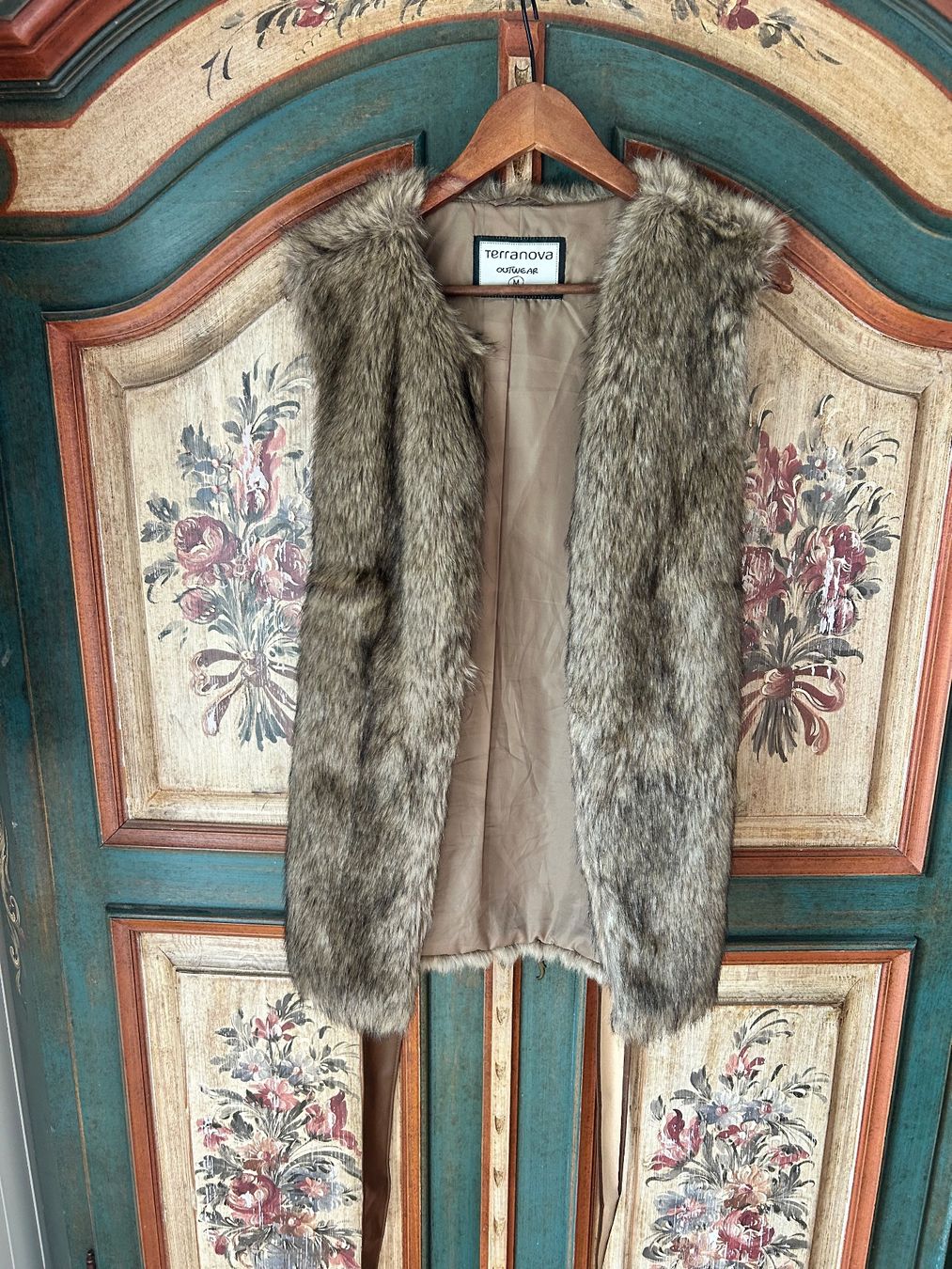 Gilets & Westen: Terranova Kunstfell Weste Gr. M – Gebraucht aus Lopagno von CLep 2