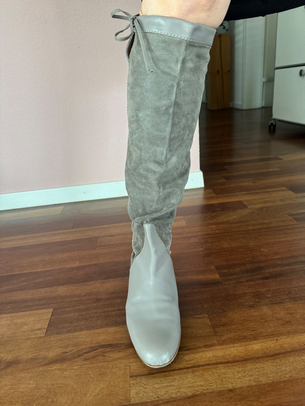Baldinini Scarpe da donna: BALDININI Stiefel Velours Glatt Leder Grau 40 – Usato da Zuerich venduto da Moochie 9