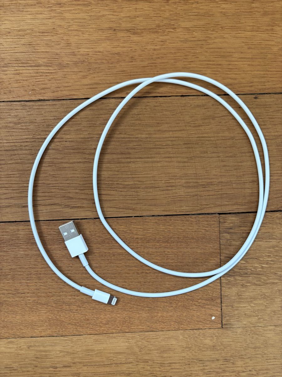Apple Câbles: Apple USB‑C auf Lightning Kabel 1m – Neuf (Voir description) à Zürich par my_butterbrot