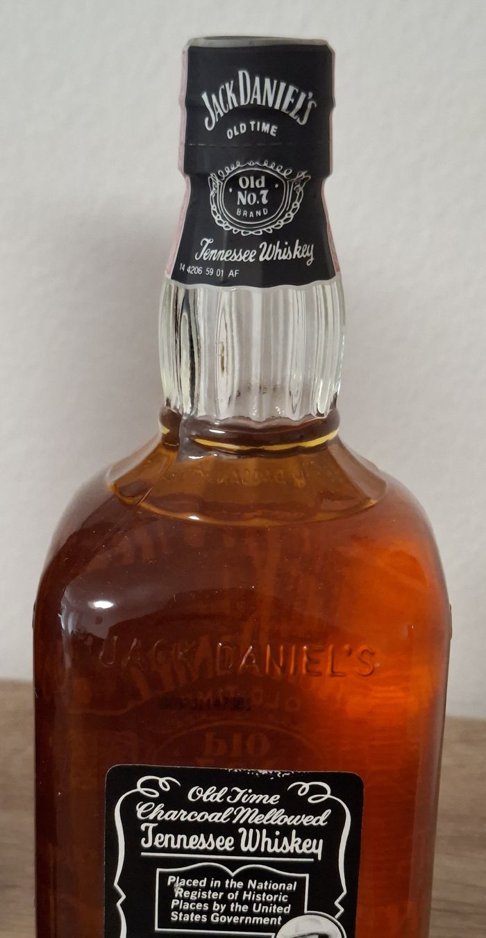 Jack Daniels Bevande alcoliche: Jack Daniel's Old No. 7 Whiskey 1 Liter mit Box – Nuovo (secondo la descrizione) da Affoltern am Albis venduto da Ab_1.- 3