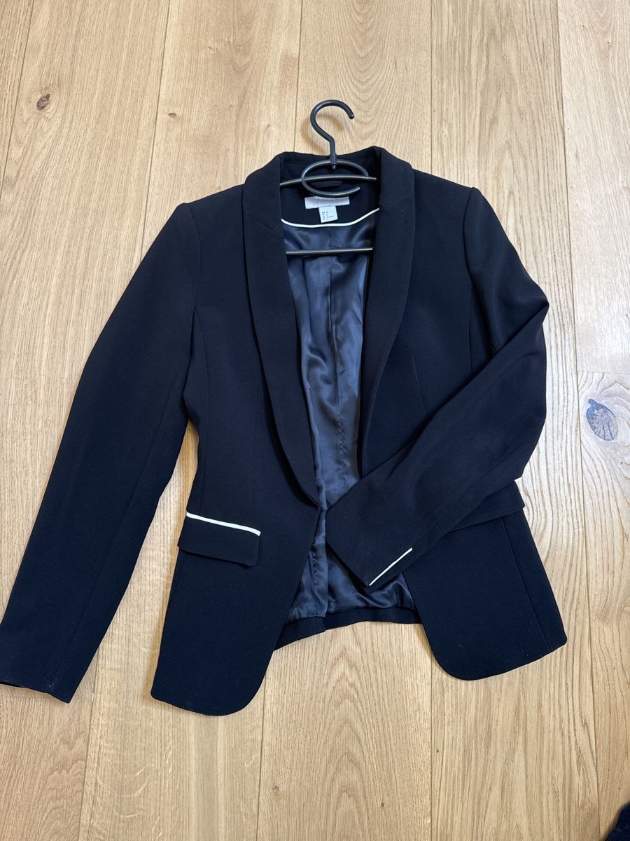 H&M Giacche: Schwarzer Blazer Grösse 36 von H&M – Usato da Raron venduto da cathy123 1