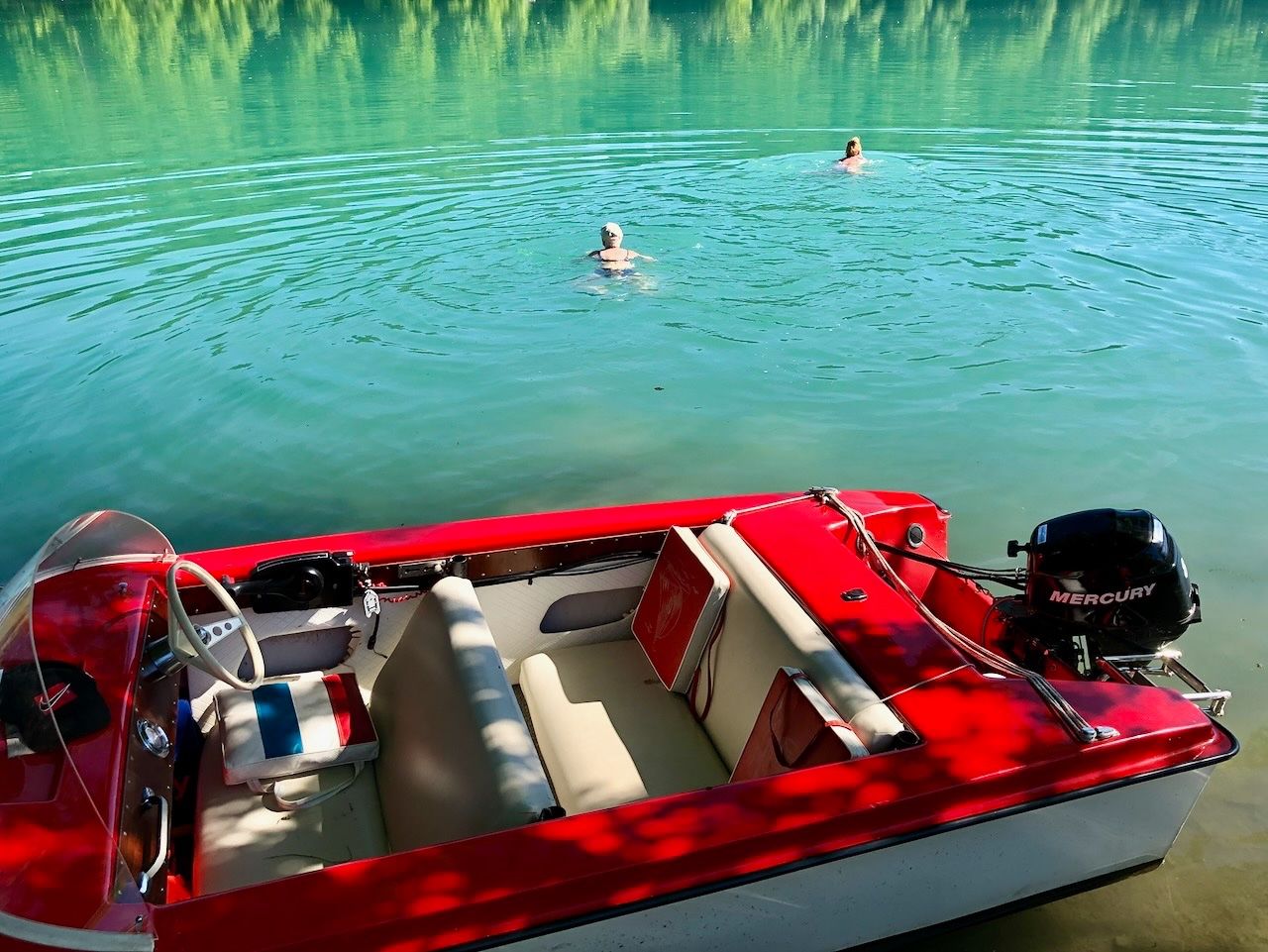 Boote: 8-PS Motorboot 4-plätzig – Gebraucht aus Herrenschwanden von Domperignon 3