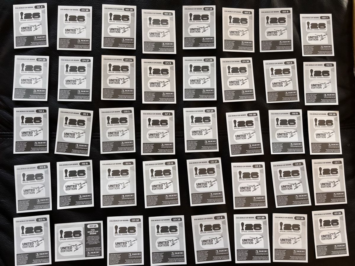 Panini Carte collezionabili: 40 verschiedene Panini Sticker – Usato da Niederuzwil venduto da MT5612 1