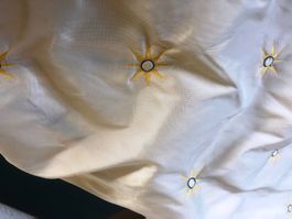 Antiker Stoffballen, tolles Design Sonne / Stern / Blume