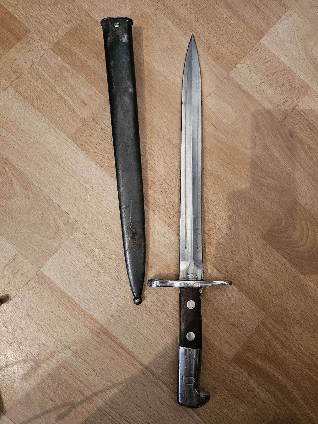 Schweizer Armee Armi bianche: ​2 Schweizer Bajonette Modell 1918 mit Scheide – Usato da Seuzach venduto da hwulf 4