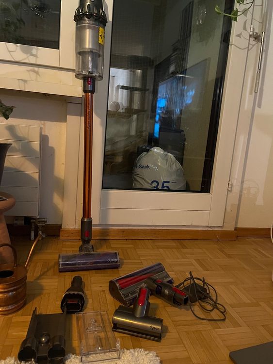 Dyson V10 absolute | Kaufen auf Ricardo