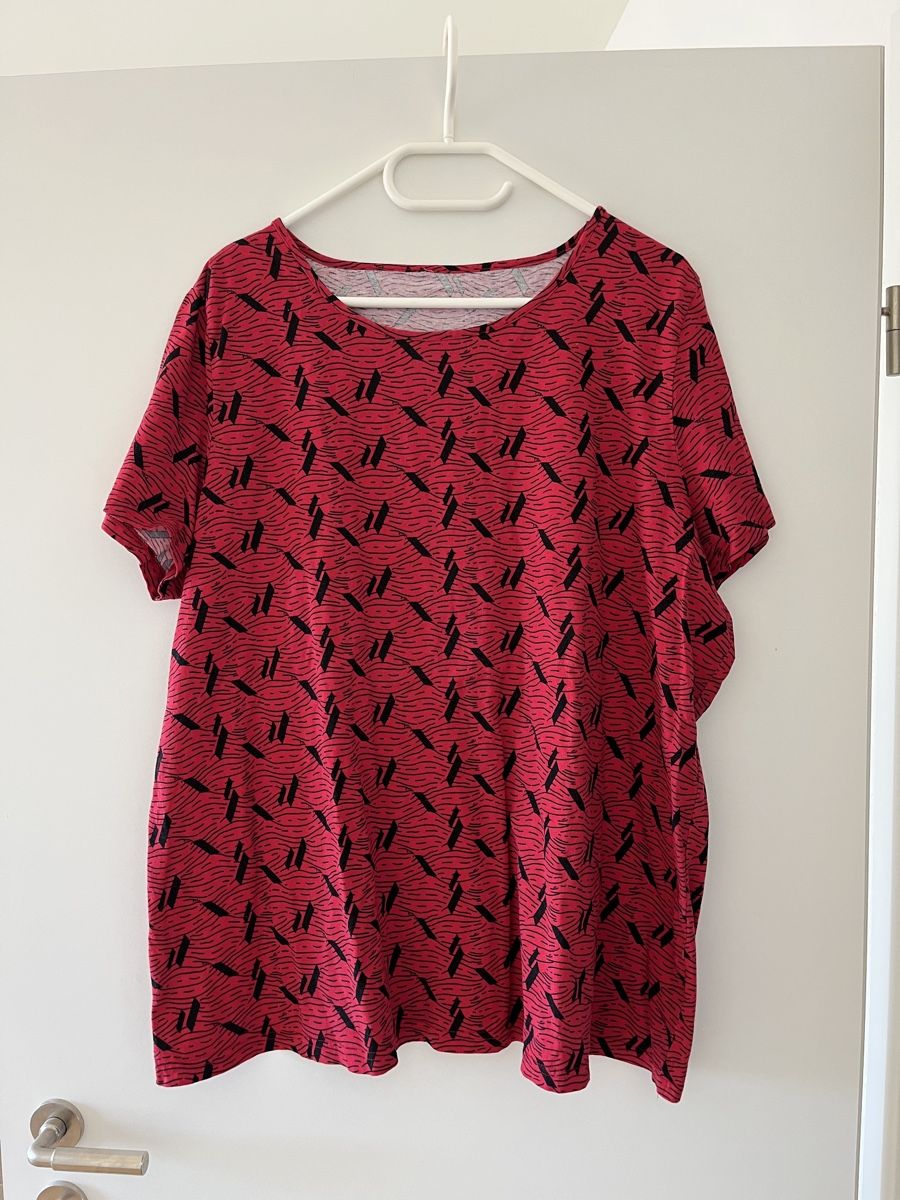 T-shirts: Baumwoll-Shirt – D'occasion à Allschwil par MaloseS08