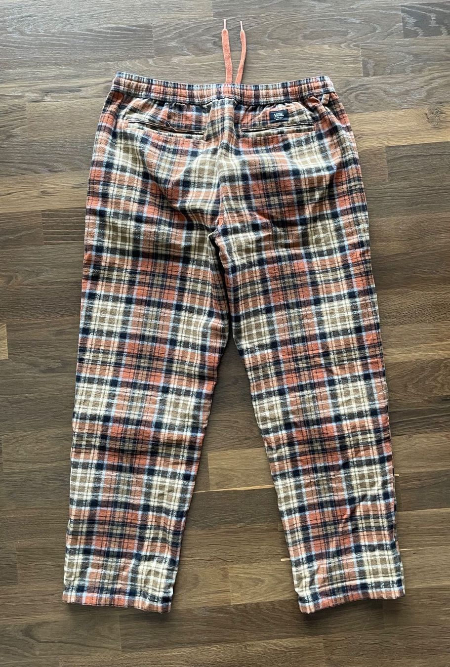 Vans Pantaloni: Vans pant – Usato da Olten venduto da B3ren 1
