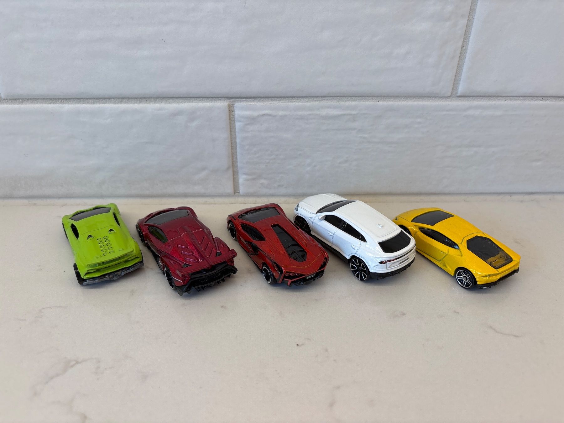 Hot Wheels Voitures modèles: Lot de 5 Hotwheels Lamborghini 1/64 – D'occasion à Gollion par Hampton 1
