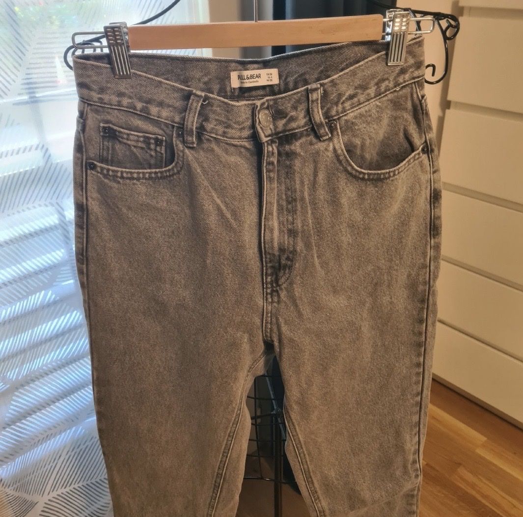 Pull&Bear Jeans: Graue Jeans von Pull&Bear, Grösse 36 – Nuovo (secondo la descrizione) da Frauenfeld venduto da heyLani 1