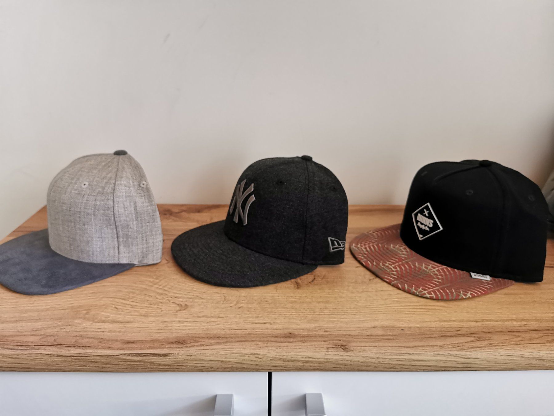 Copricapi, berretti & cappellini: 3x Diverse Original Caps – Nuovo (secondo la descrizione) da Höri venduto da aLsOne13 5