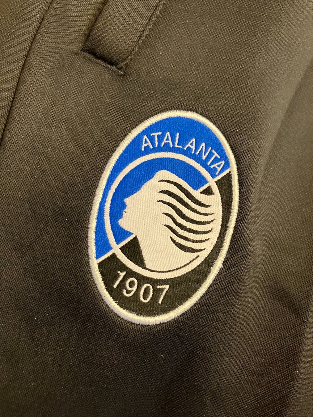 Pantaloni: Atalanta Bergamo Trainer Hosen NEU – Nuovo (secondo la descrizione) da Bern venduto da Vidar1 1