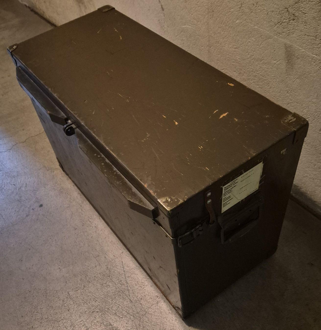 Transportkisten: Bürokiste der Schweizer Armee – Gebraucht aus Basel von Kurioses 2