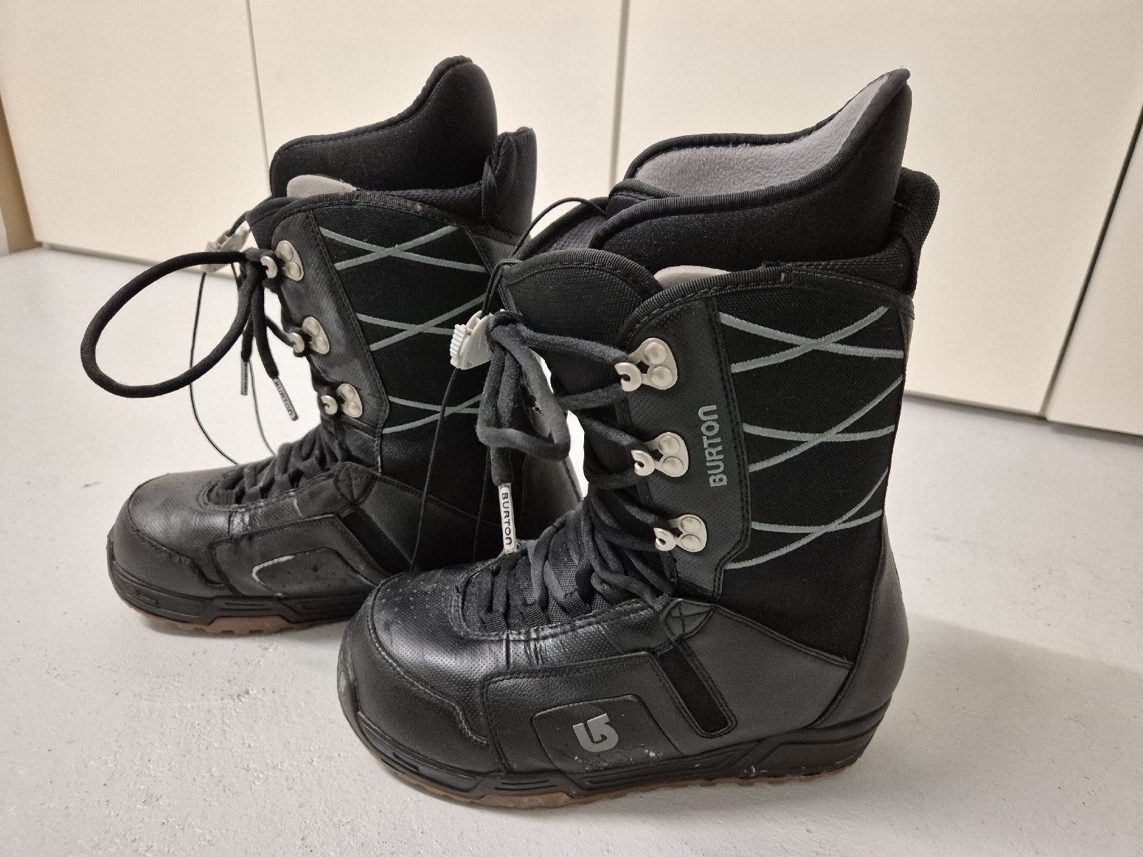 Burton Scarpe da uomo: Burton Snowboardschuhe Gr. 41,5 – Usato da Aeugst am Albis venduto da miizli 2