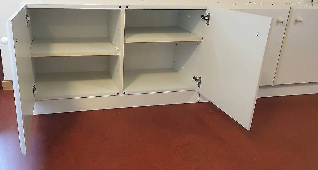 Schränke: Schrank- Lowboard, 2-türig, Sideboard, als Lagerplatz – Gebraucht aus Winterthur von the_kwc5 1