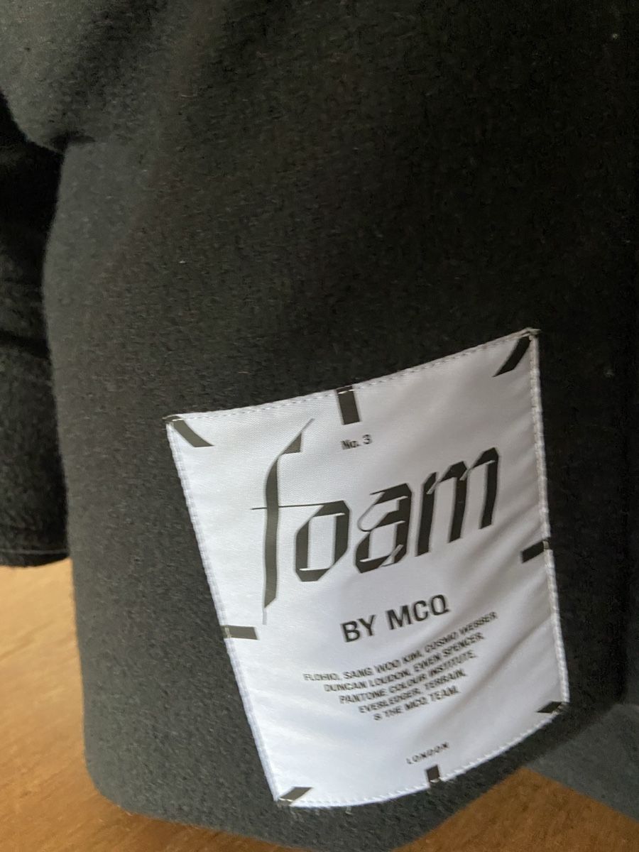 Cappotti: MCQ by Alexander Mc.Queen Mantel – Usato da Zürich venduto da Mucklo 1