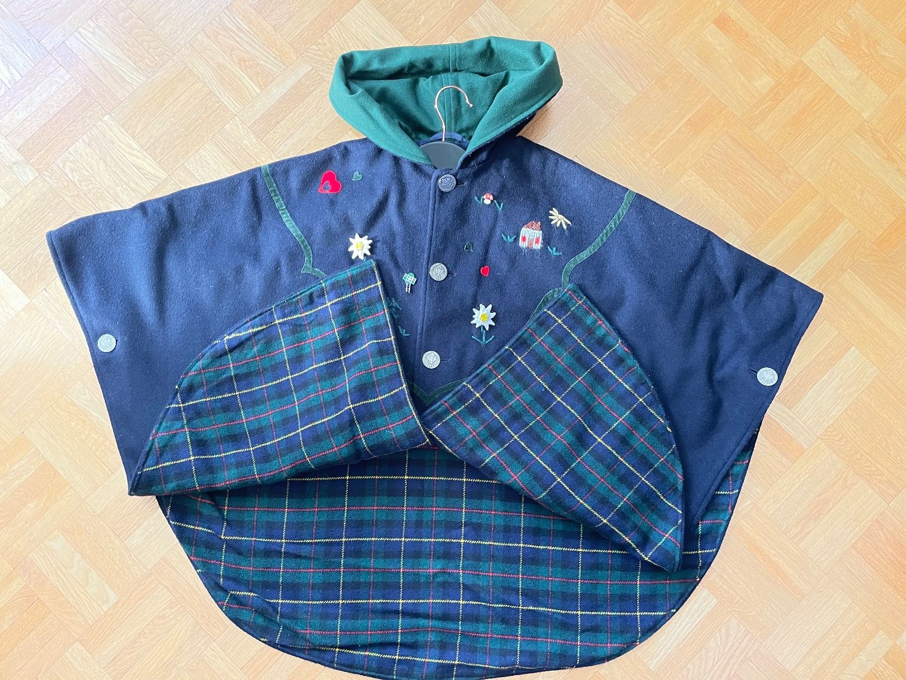 Giacche & Cappotti: Poncho 100% Wolle / Made in Austria – Nuovo (secondo la descrizione) da Küsnacht ZH venduto da Ulla-ZH 4