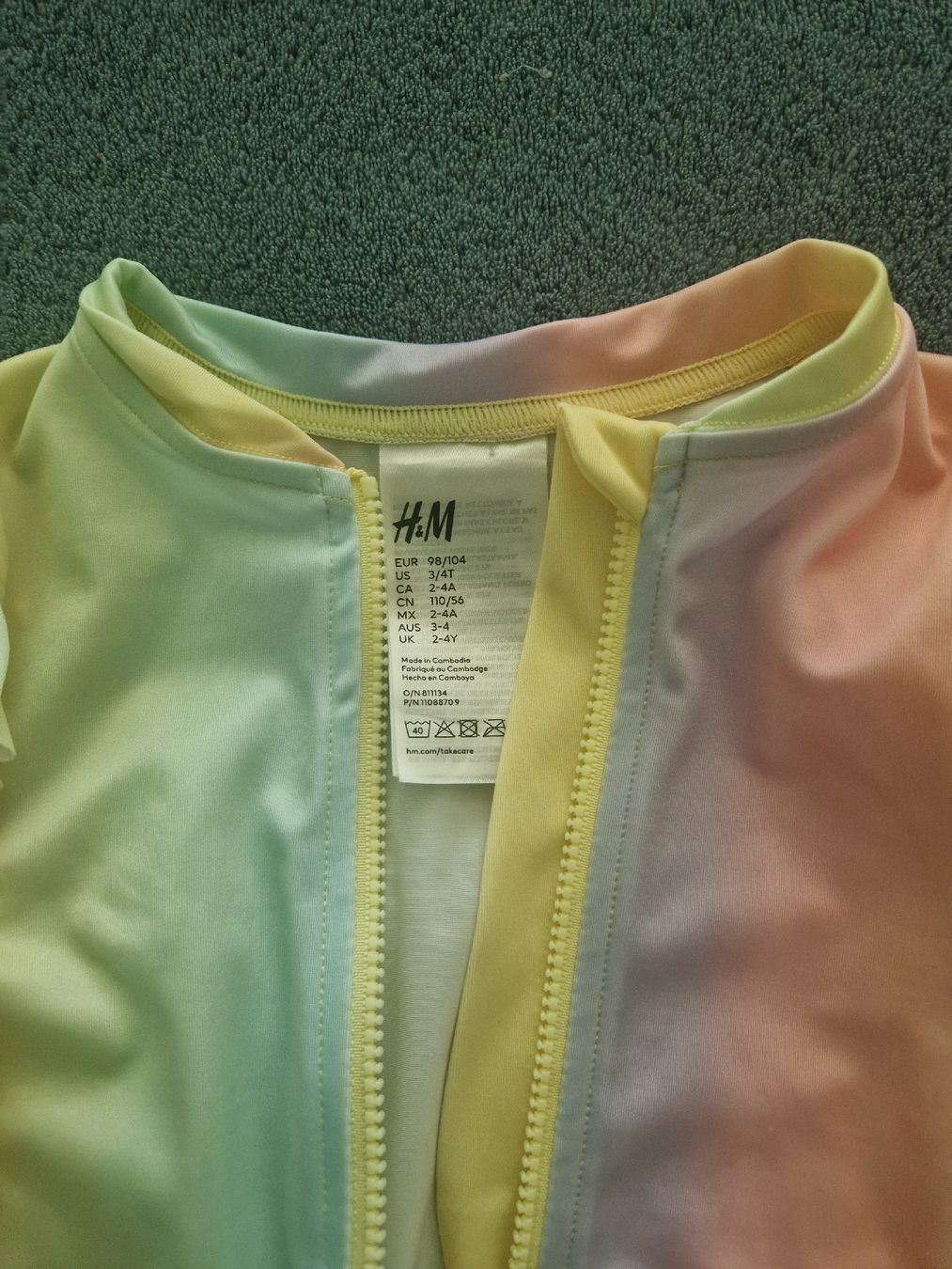 Costumi da bagno & Bikini: Badeanzug H&M Grösse 98/104 Regenbogenfarben – Usato da Heimberg venduto da Eleanor20 1