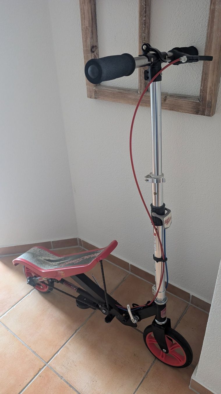Scooter: Space Scooter / Trottinett – Usato da Würenlos venduto da Wentta 3