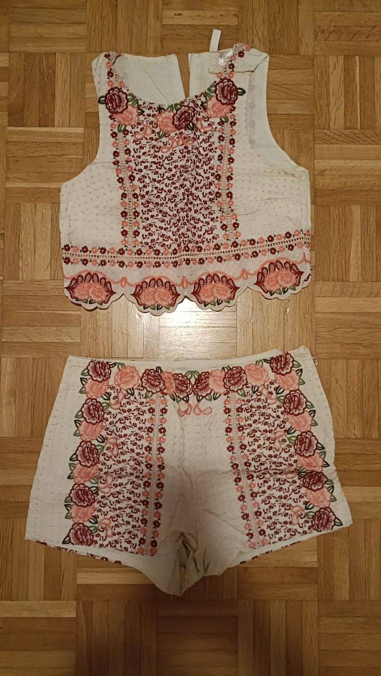 Kleiderpakete: Damen Set Gr. 34, Top & Shorts – Gebraucht aus Dübendorf von Me_sa