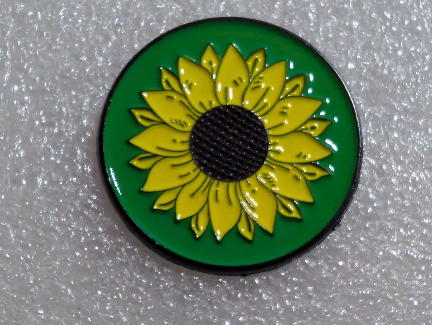 Plaketten & Abzeichen: Ansteckpin 274: Sonnenblume – Gebraucht aus Oppligen von Pin-Fall-Shop
