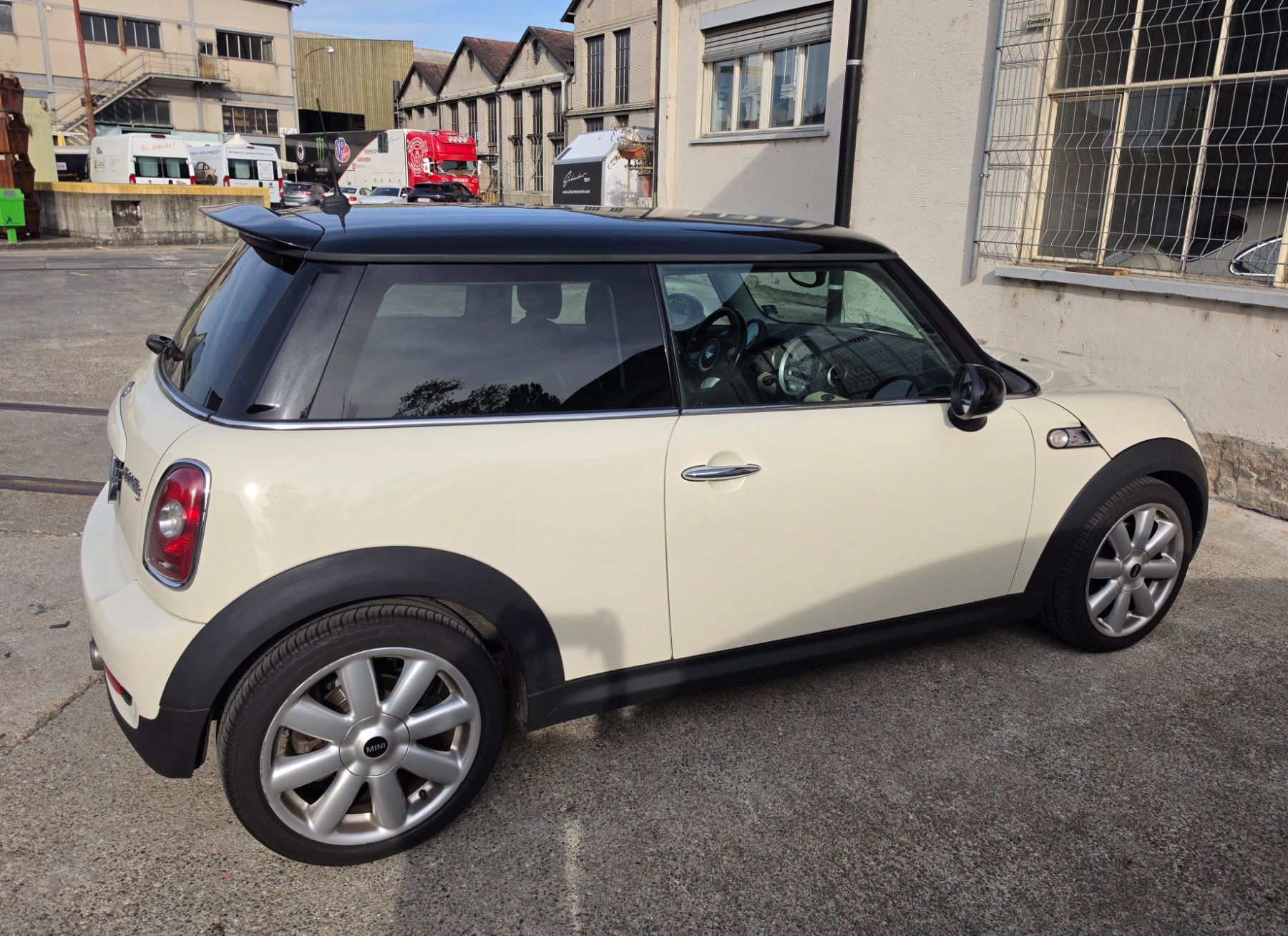 Mini Autos: Mini Cooper S – D'occasion à Basel par Aspira 3