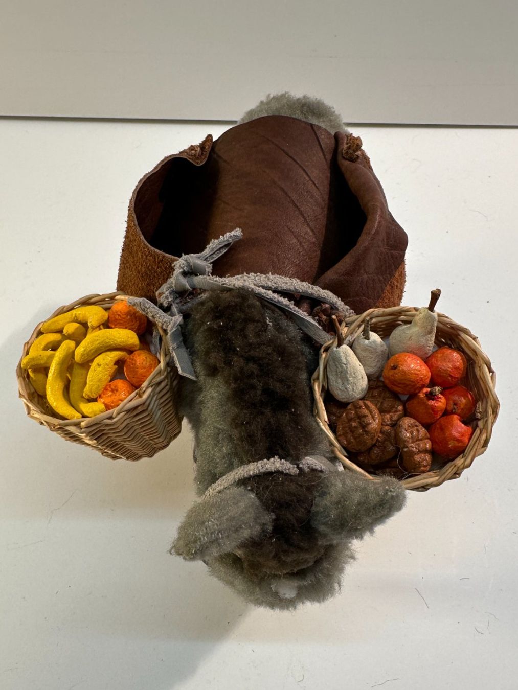 Figuren: Schwarzenberger Krippenfiguren. Esel mit Körben – Gebraucht aus Dürnten von RaschaKatz 2