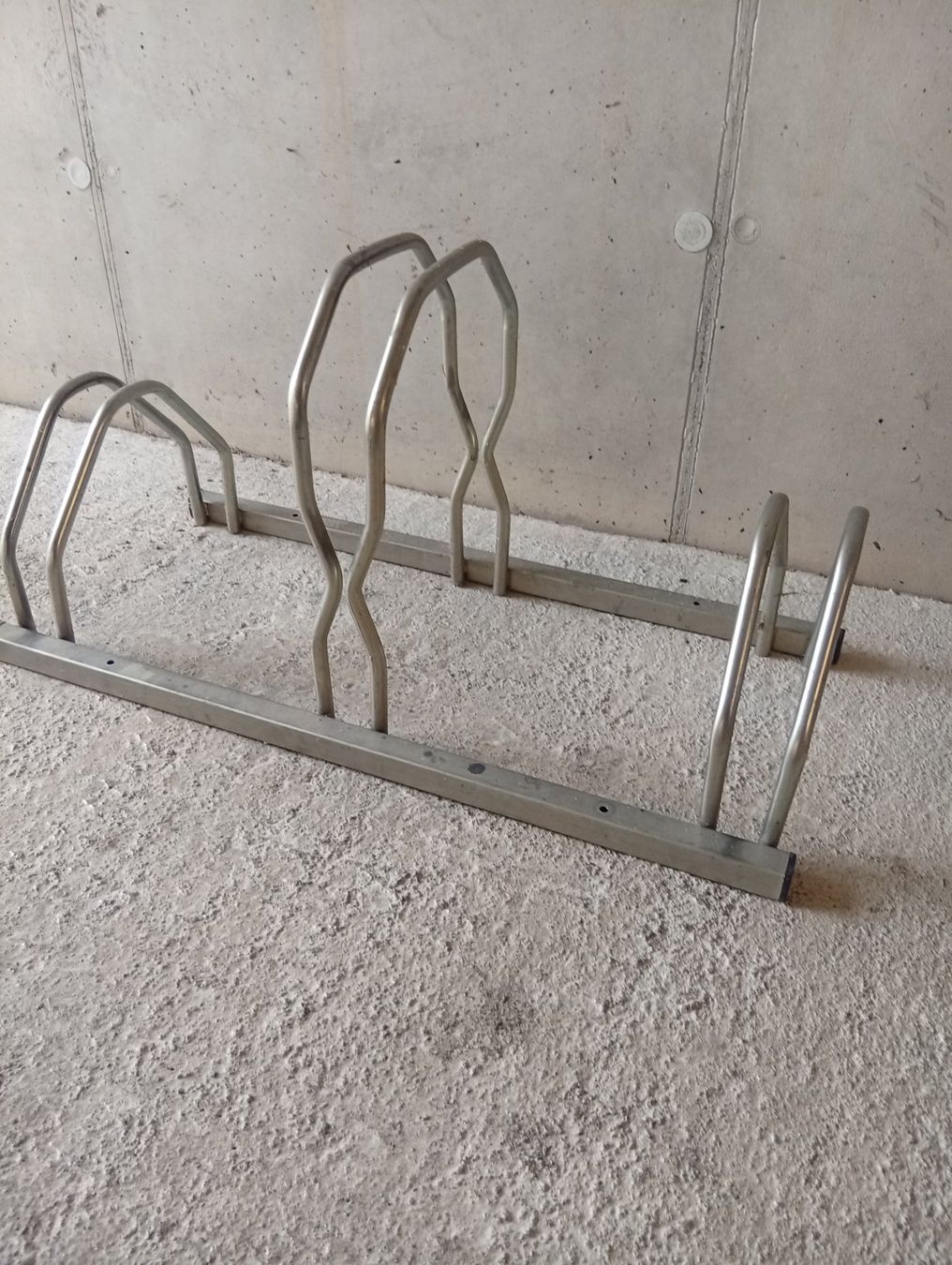 Cavalletti per biciclette: Veloständer – Usato da Oftringen venduto da ZOI84