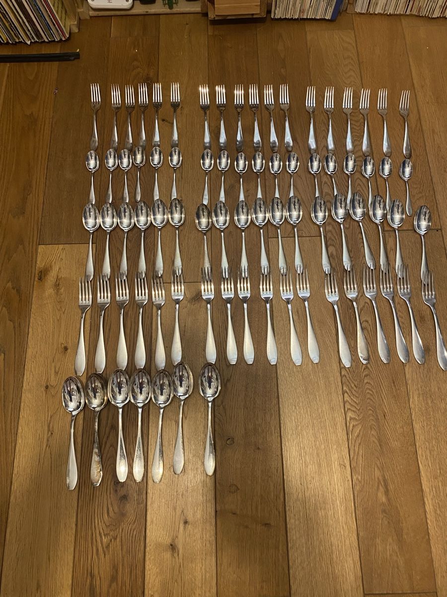 Set di posate: Besteckset SP 90  79 Stück  – Usato da Brüttisellen venduto da Guzzi010