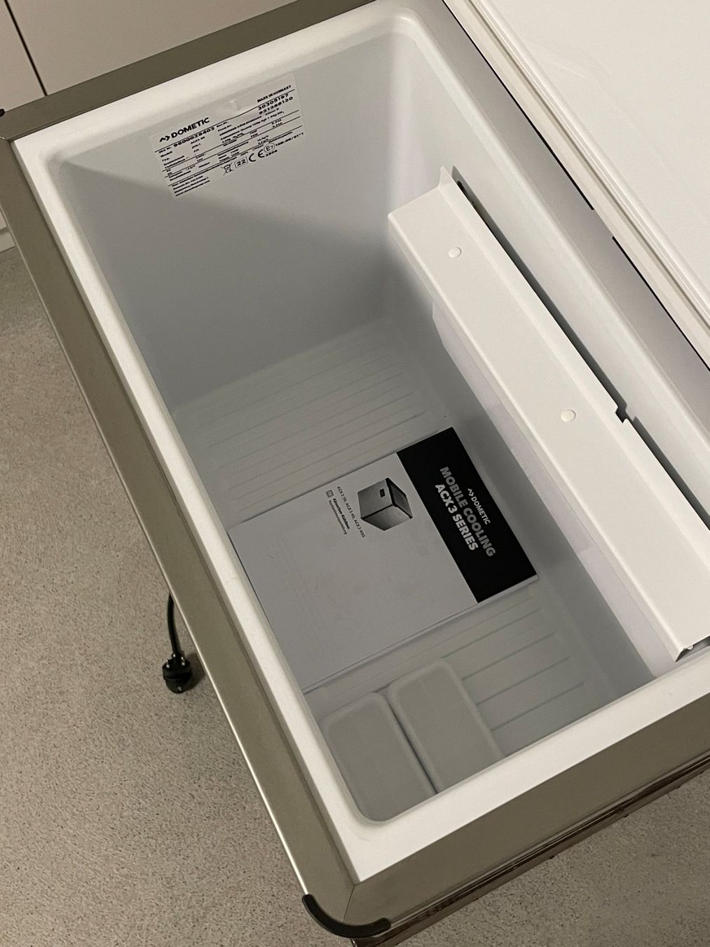 Dometic Frigoriferi & Refrigeratori: Tragbare Absorberkühlbox – Usato da Männedorf venduto da Kiowa98 5