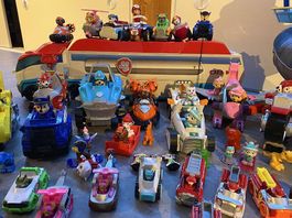 Lot jouets Pat Patrouille camion voitures maison circuit