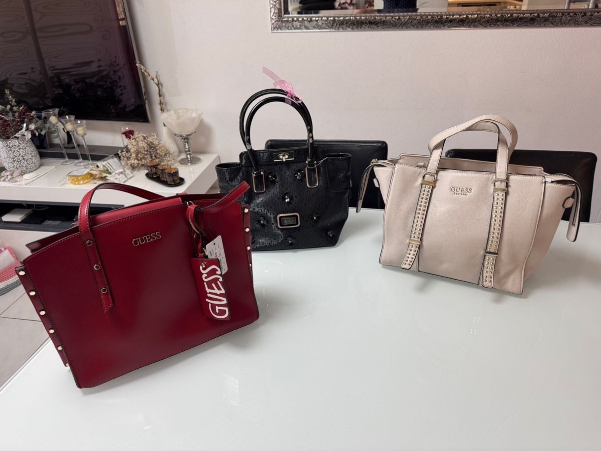 Guess Borse da donna: 3 Guess tasche – Nuovo (secondo la descrizione) da chur venduto da merygori