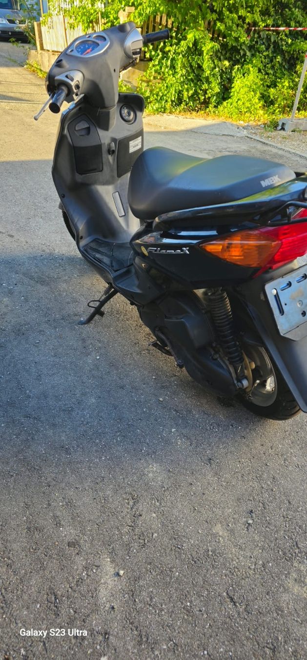 MBK Scooter: MBK XC125 FlameX ab 1.- – Usato da Huttwil venduto da Gucci-77 3