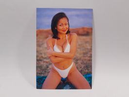 Pin Up Ansichtskarte / Fankarte / Postkarte - White Bikini
