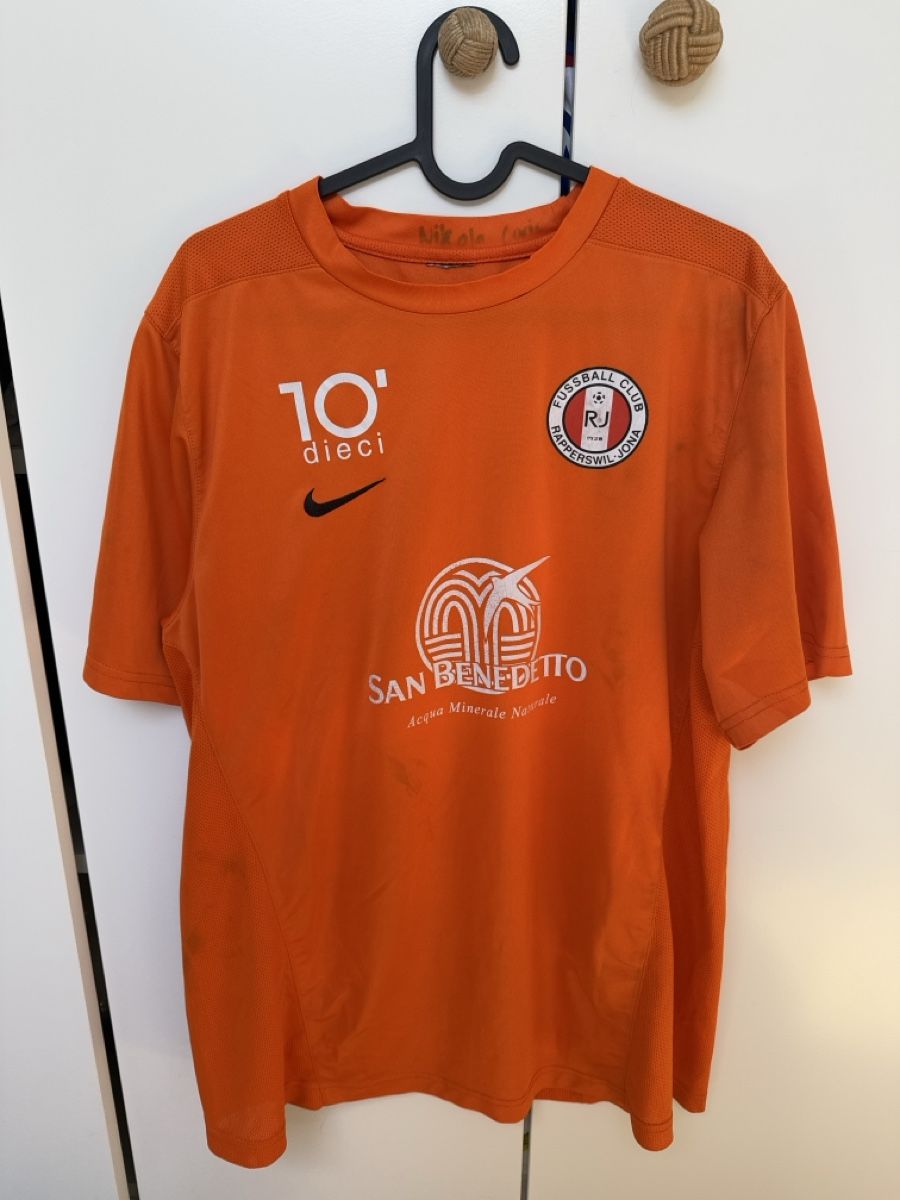 Canottiere & Pantaloni: FC Rapperswil Jona Trikot – Usato da grandvaux venduto da SwissOnTracksHO