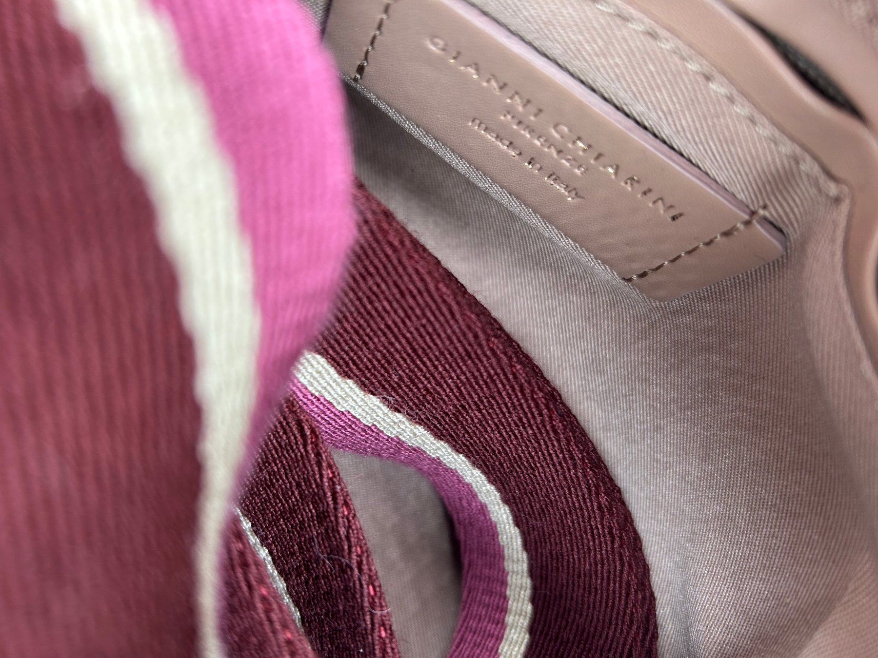 Gianni Chiarini Borse da donna: Gianni Chiarini pinke Kameratasche – Nuovo (secondo la descrizione) da Turgi venduto da dewi2003 2