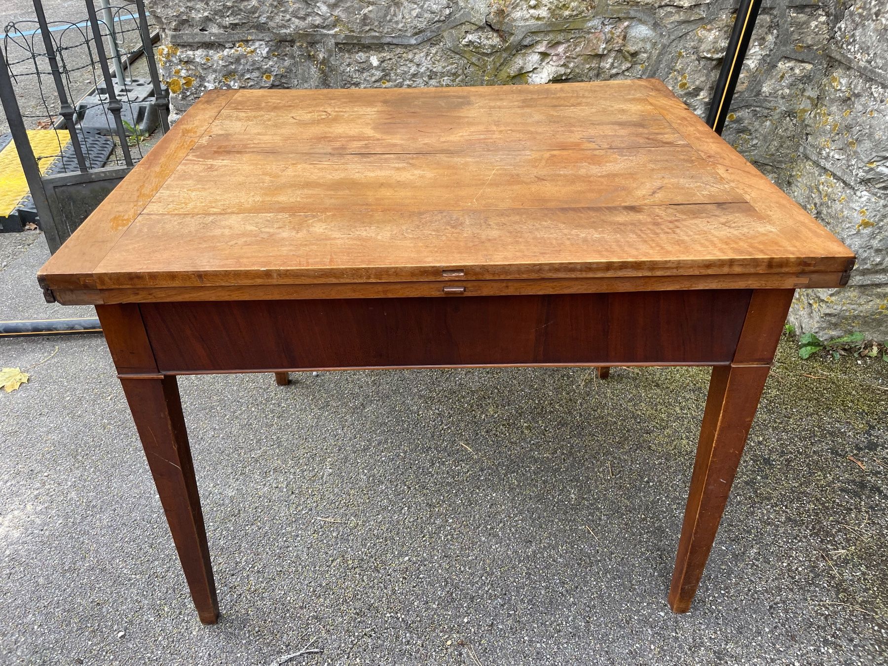 Tavoli: Antiker Tisch Biedermeier – Usato da Biel/Bienne venduto da Rothar 1
