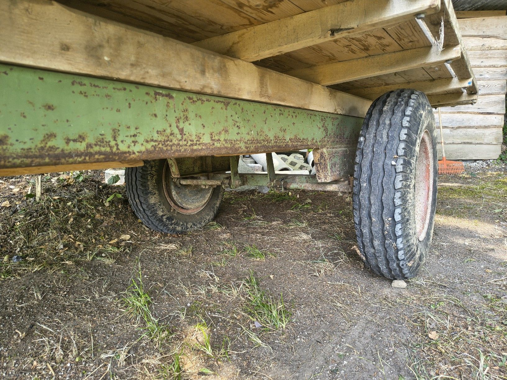 Rimorchi: Anhänger Flachwagen mit Holzplattform gebraucht – Usato da Oberuzwil venduto da uelimaen 2