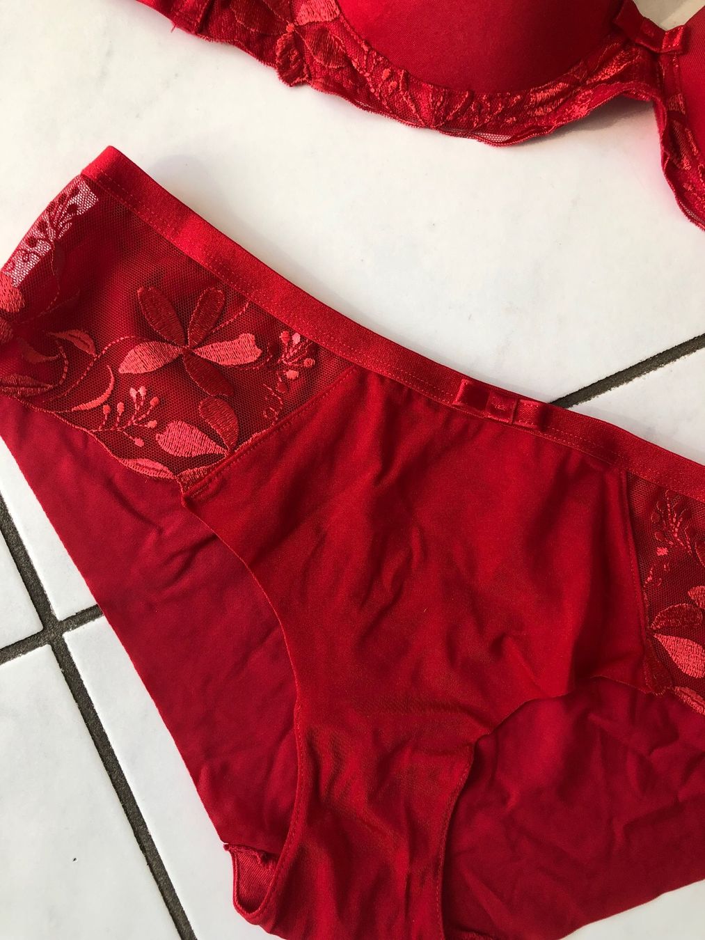 Altra biancheria intima: Unterwäsche-Set Gr 36/B – Usato da Zell ZH venduto da Guffos 1