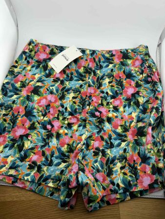 Shorts mit Blumenmuster, neuwertig, Gr. 36🌸