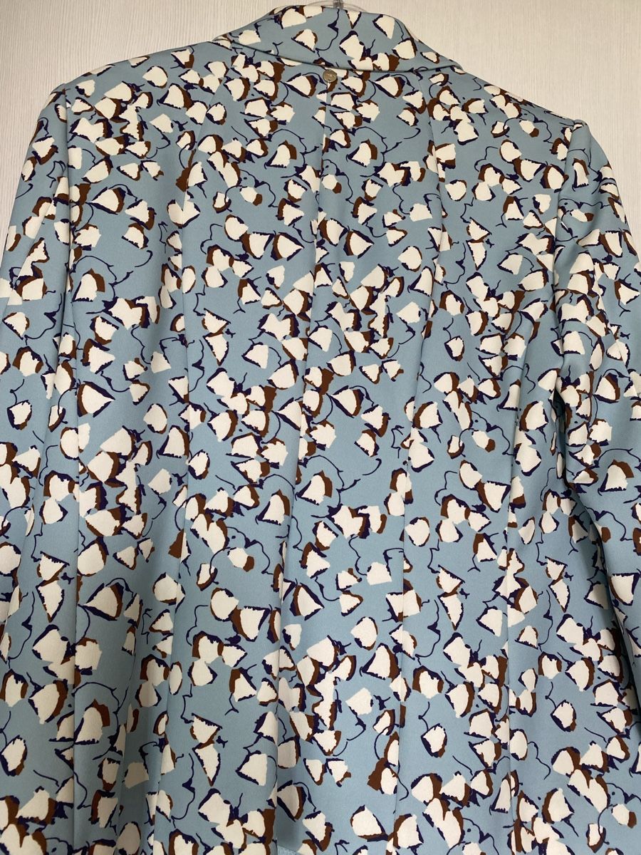 Marc Cain Giacche: Marc Cain Blazer, hellblau gemustert Gr.42 mit T-Shirt – Usato da Dübendorf venduto da Azzurro17 2