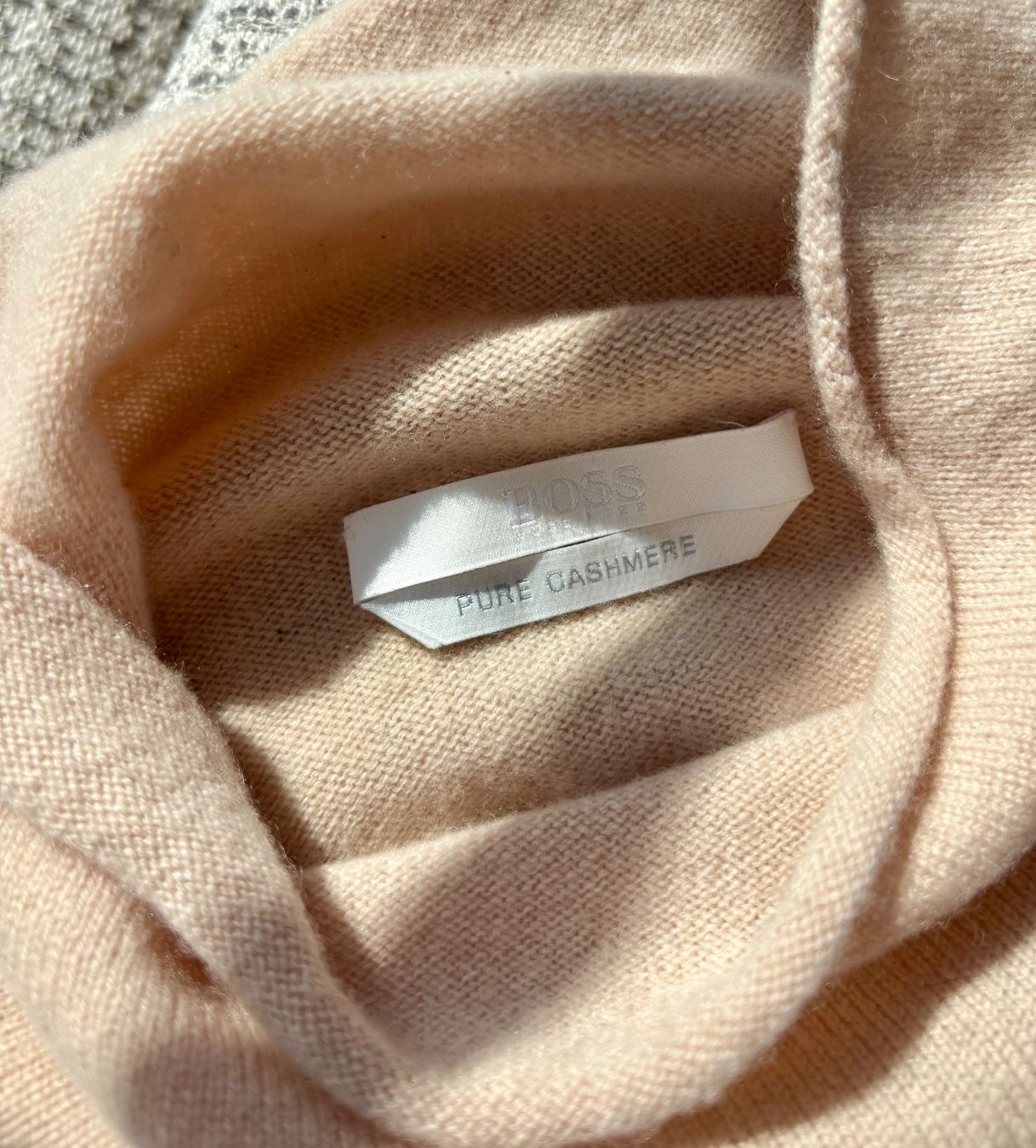 Hugo Boss Maglioni & Felpe: Leichter Rundstrickpullover aus reinem Kaschmir von Boss – Usato da Wetzikon ZH venduto da aku_gw6r 5