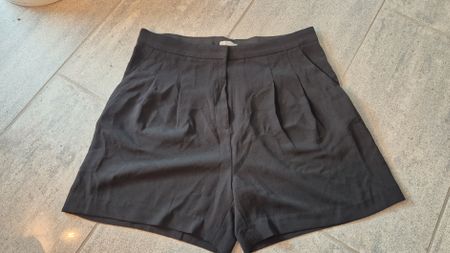 Schwarze H&M Sommer Shorts, Grösse 46, Top Zustand!