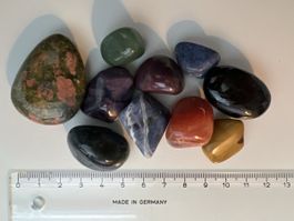 Verschiedene Heil-Edelsteine im Set
