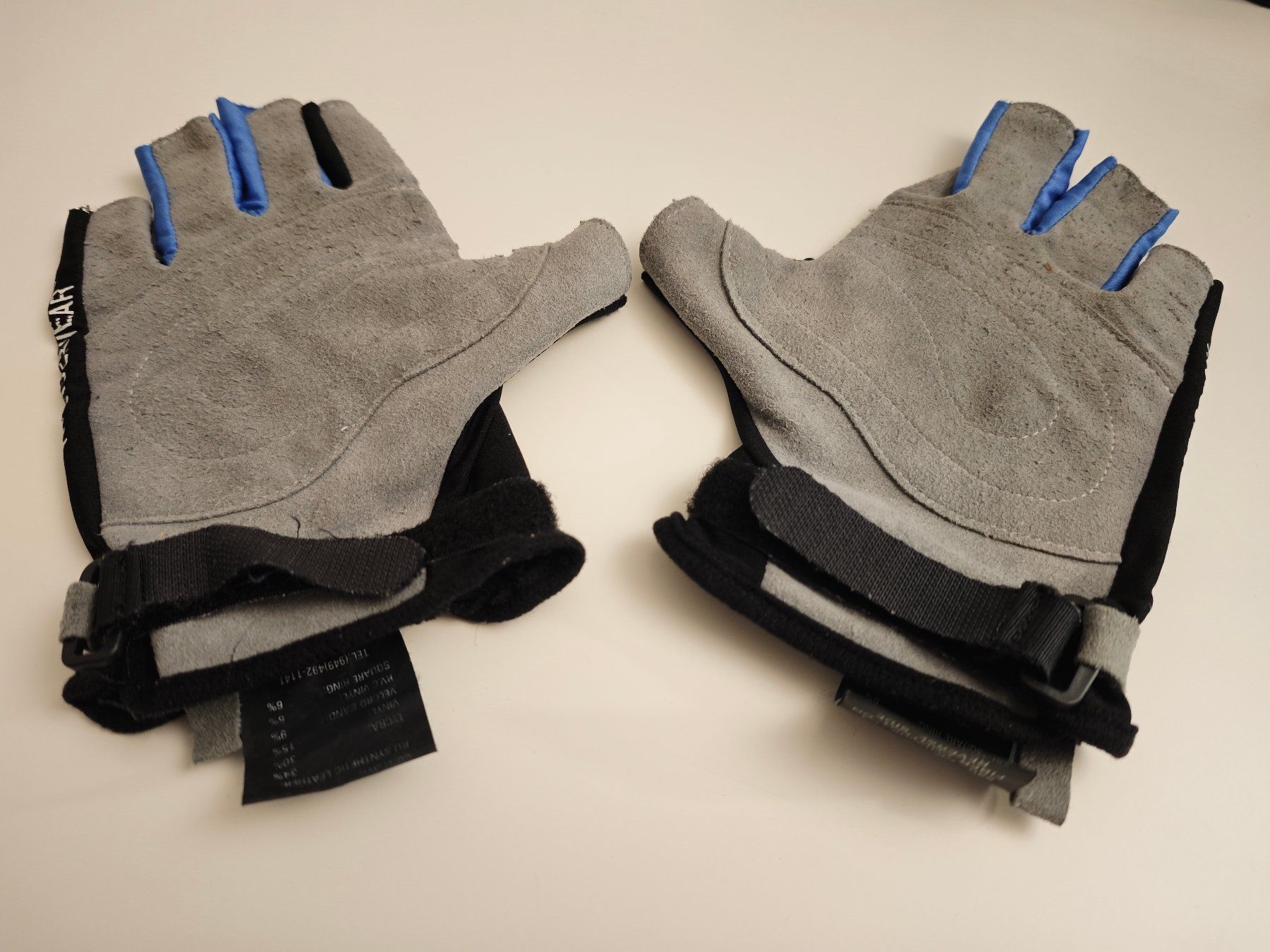 Guanti & manicotti: Fahrradhandschuhe – Usato da Gachnang venduto da alohasurferboy 1